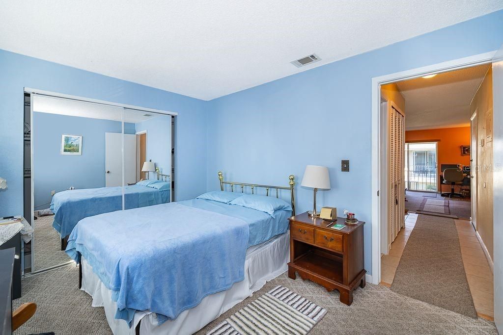 For Sale: $115,000 (1 beds, 1 baths, 576 Square Feet)