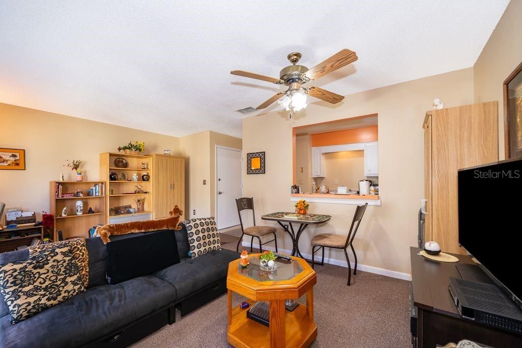 For Sale: $115,000 (1 beds, 1 baths, 576 Square Feet)