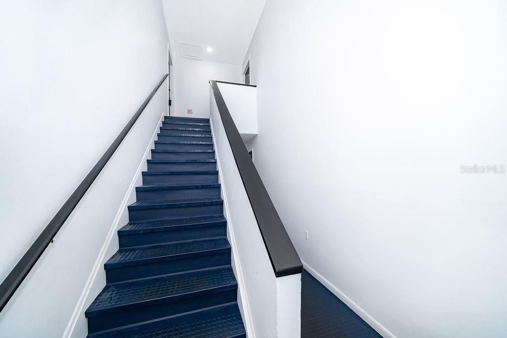 For Sale: $115,000 (1 beds, 1 baths, 576 Square Feet)