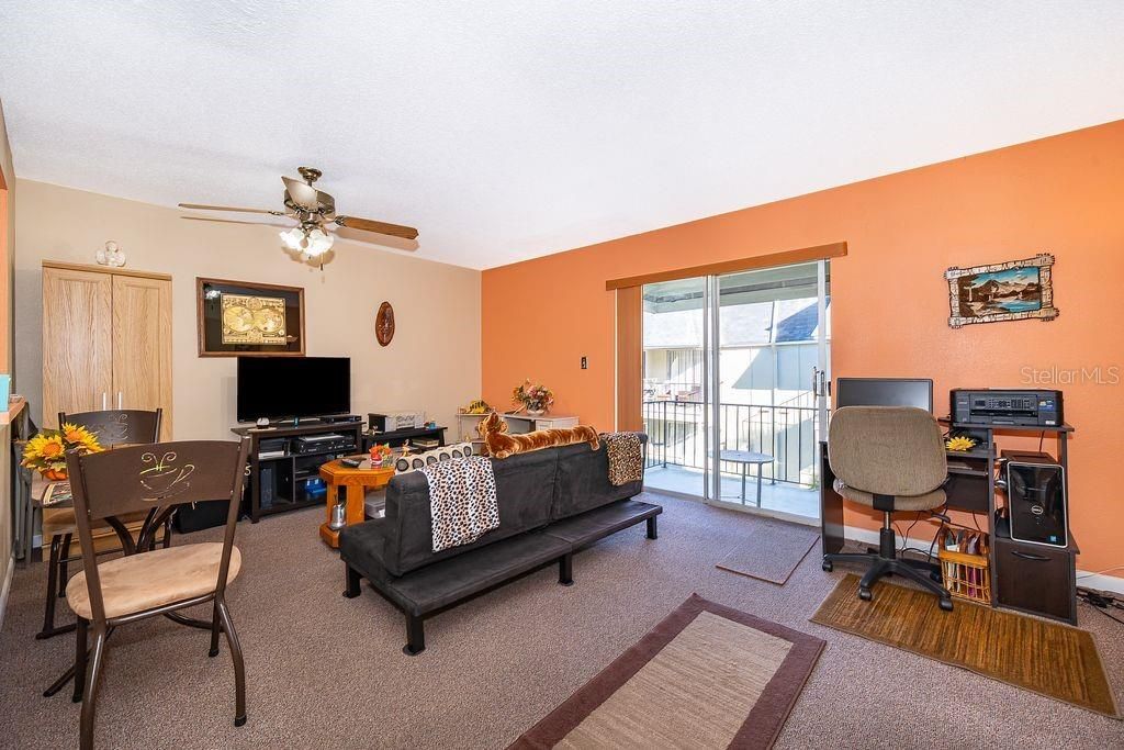 For Sale: $115,000 (1 beds, 1 baths, 576 Square Feet)