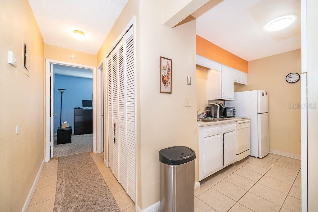 For Sale: $115,000 (1 beds, 1 baths, 576 Square Feet)