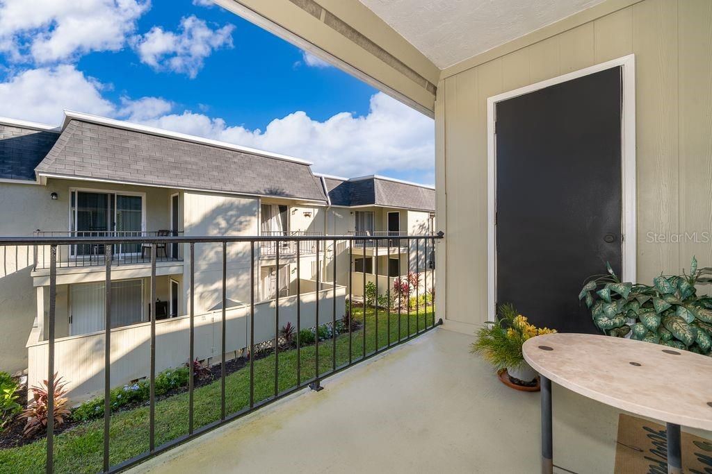 For Sale: $115,000 (1 beds, 1 baths, 576 Square Feet)