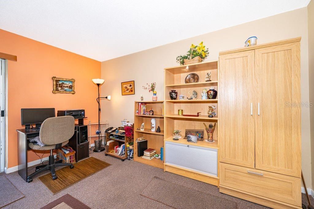 For Sale: $115,000 (1 beds, 1 baths, 576 Square Feet)