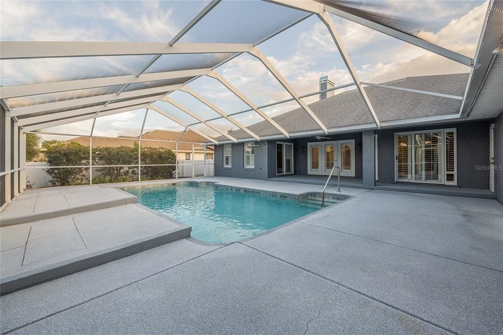 Activo con contrato: $525,000 (3 camas, 2 baños, 2509 Pies cuadrados)