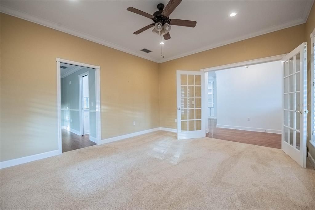 Activo con contrato: $525,000 (3 camas, 2 baños, 2509 Pies cuadrados)