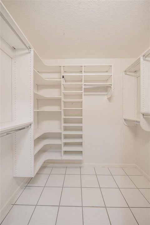 Activo con contrato: $525,000 (3 camas, 2 baños, 2509 Pies cuadrados)