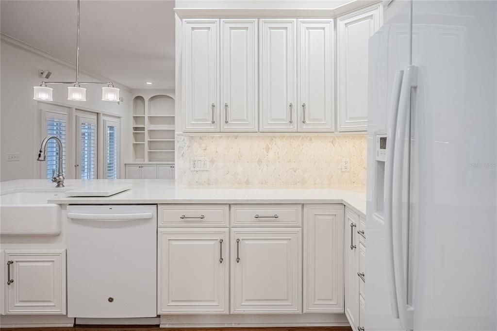 Activo con contrato: $525,000 (3 camas, 2 baños, 2509 Pies cuadrados)