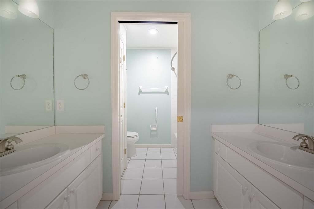 Activo con contrato: $525,000 (3 camas, 2 baños, 2509 Pies cuadrados)