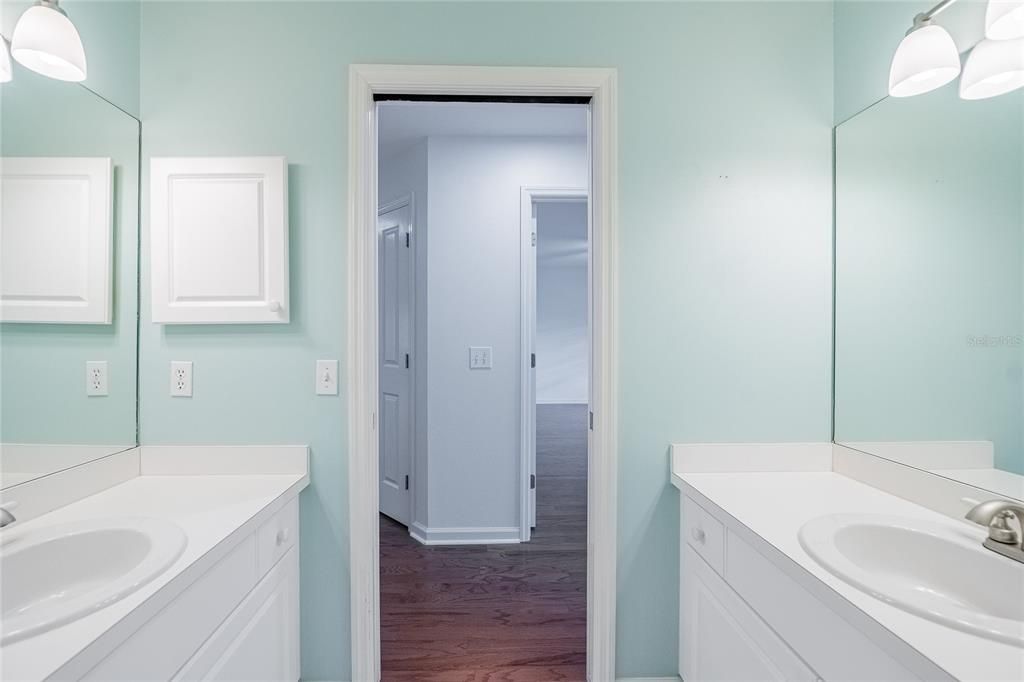 Activo con contrato: $525,000 (3 camas, 2 baños, 2509 Pies cuadrados)