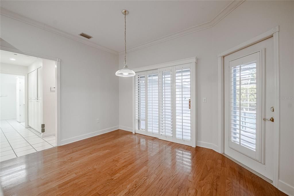 Activo con contrato: $525,000 (3 camas, 2 baños, 2509 Pies cuadrados)