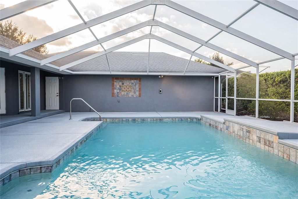 Activo con contrato: $525,000 (3 camas, 2 baños, 2509 Pies cuadrados)