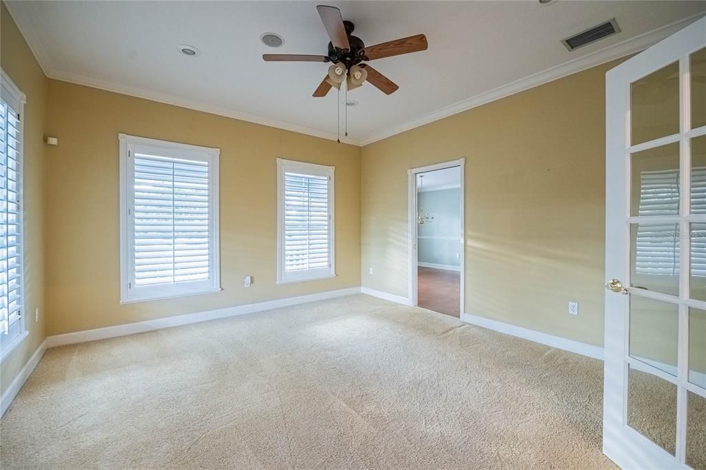 Activo con contrato: $525,000 (3 camas, 2 baños, 2509 Pies cuadrados)