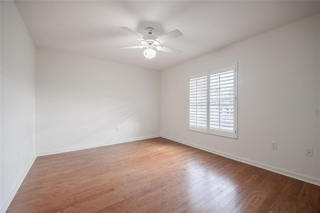 Activo con contrato: $525,000 (3 camas, 2 baños, 2509 Pies cuadrados)