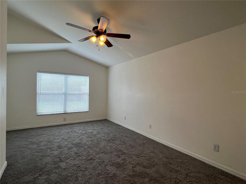 出租: $2,500 (4 贝兹, 2 浴室, 1560 平方英尺)