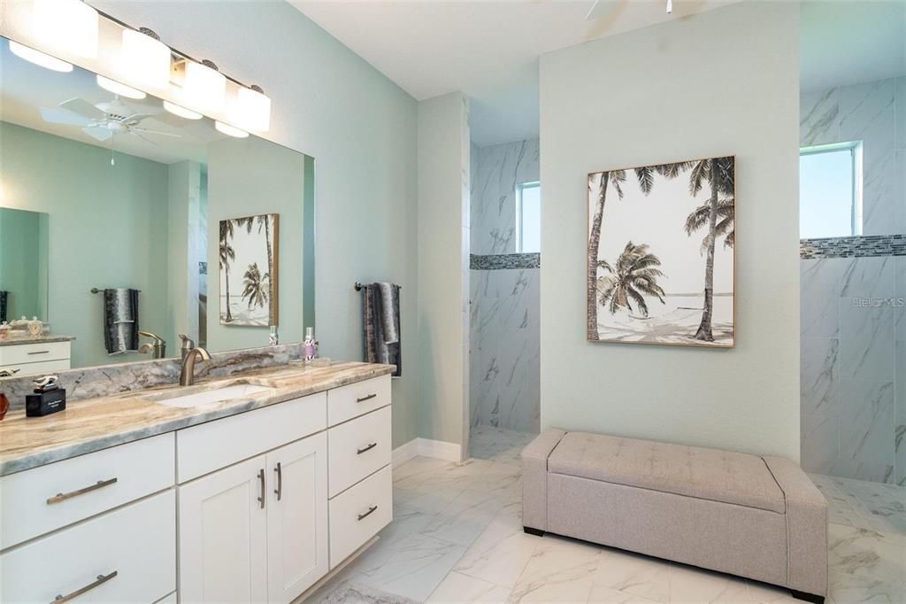 For Sale: $799,900 (3 beds, 3 baths, 2373 Square Feet)