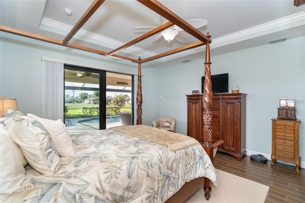 For Sale: $799,900 (3 beds, 3 baths, 2373 Square Feet)