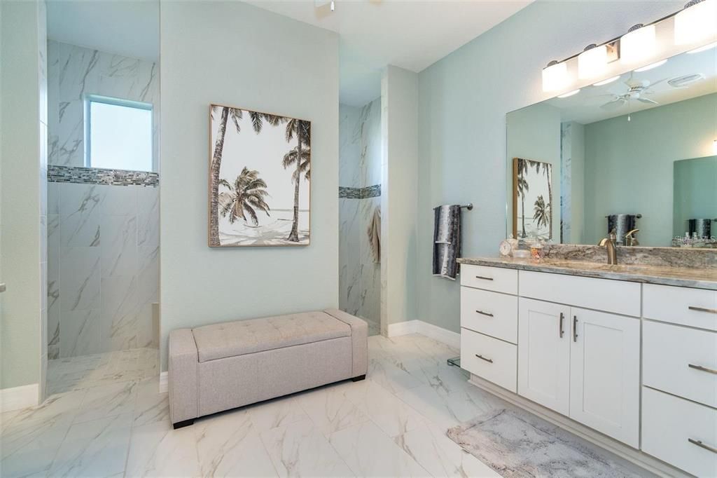 For Sale: $799,900 (3 beds, 3 baths, 2373 Square Feet)