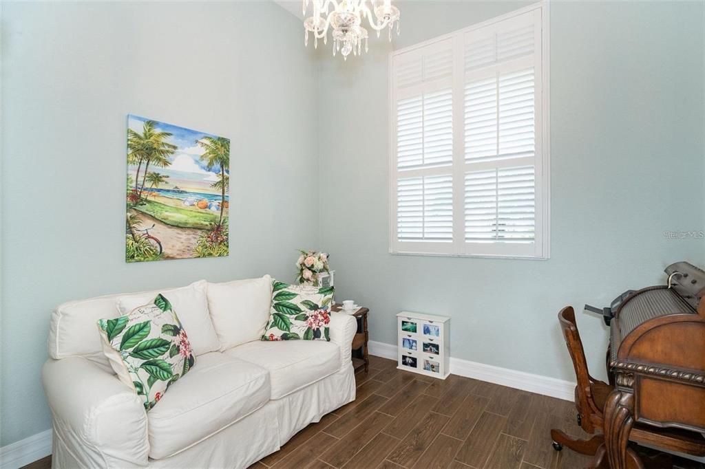 For Sale: $799,900 (3 beds, 3 baths, 2373 Square Feet)