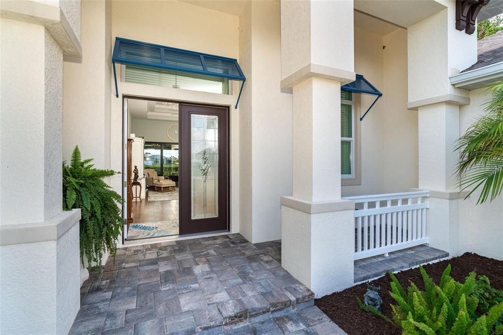 For Sale: $799,900 (3 beds, 3 baths, 2373 Square Feet)