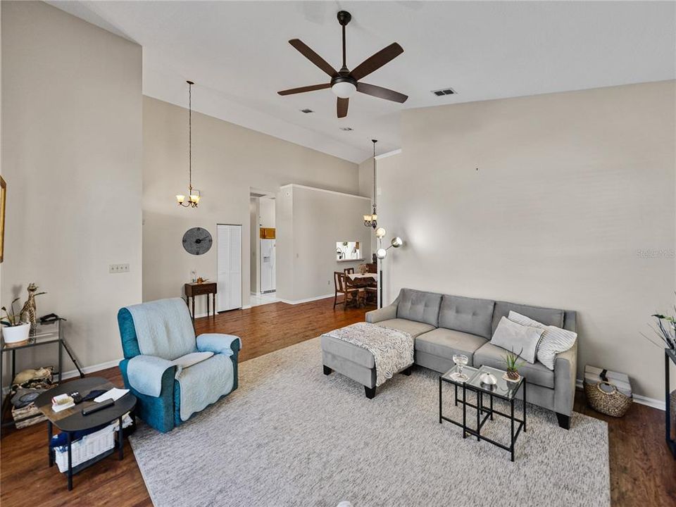 For Sale: $279,999 (2 beds, 2 baths, 1397 Square Feet)