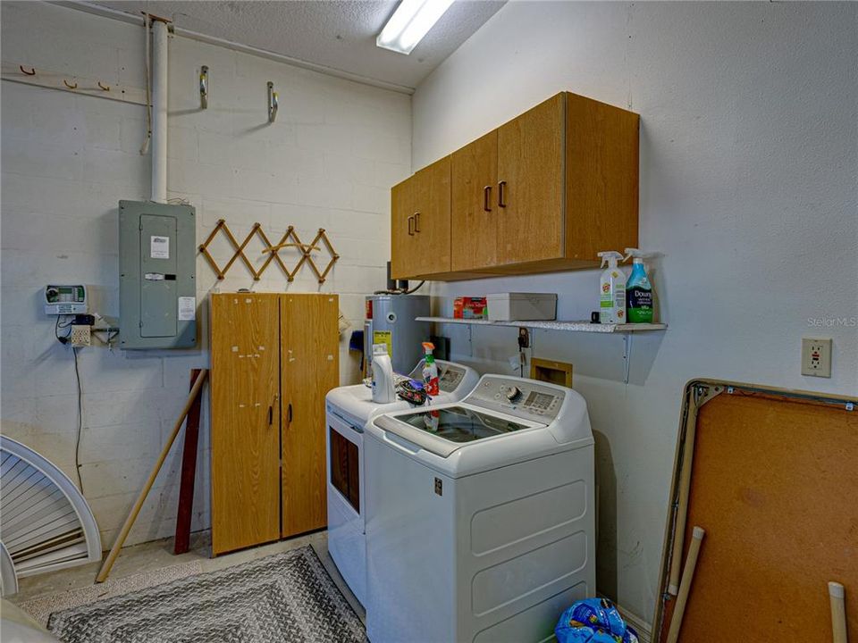 For Sale: $279,999 (2 beds, 2 baths, 1397 Square Feet)