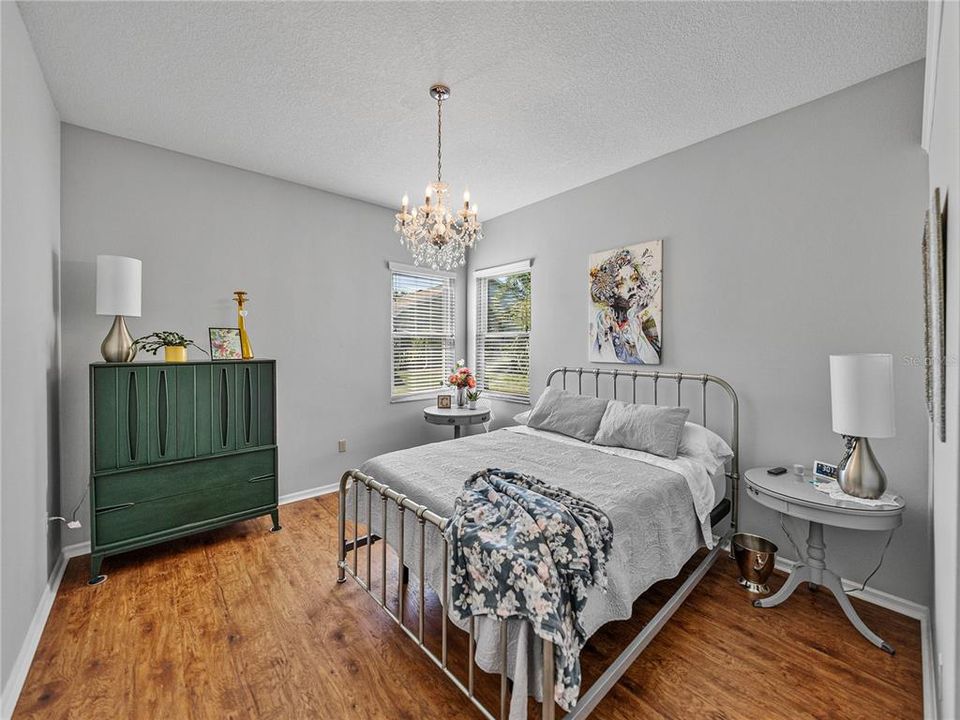 For Sale: $279,999 (2 beds, 2 baths, 1397 Square Feet)