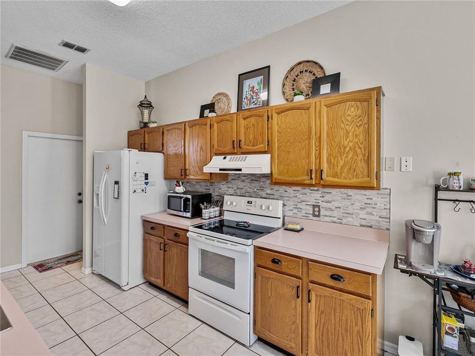 For Sale: $279,999 (2 beds, 2 baths, 1397 Square Feet)