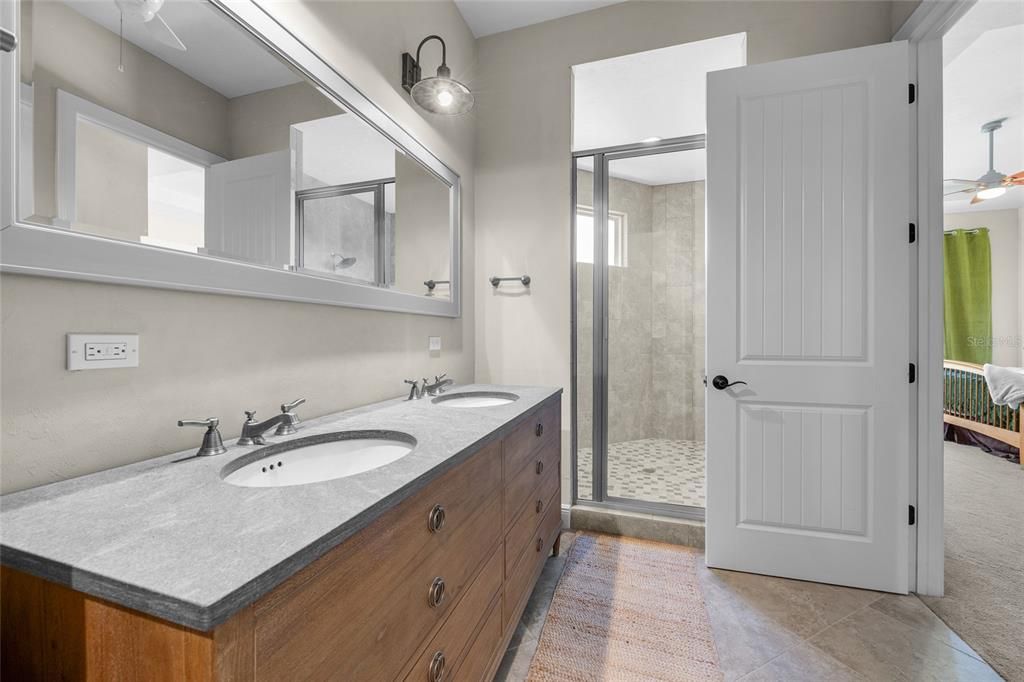 Active With Contract: $3,850,000 (5 beds, 5 baths, 6930 Square Feet)