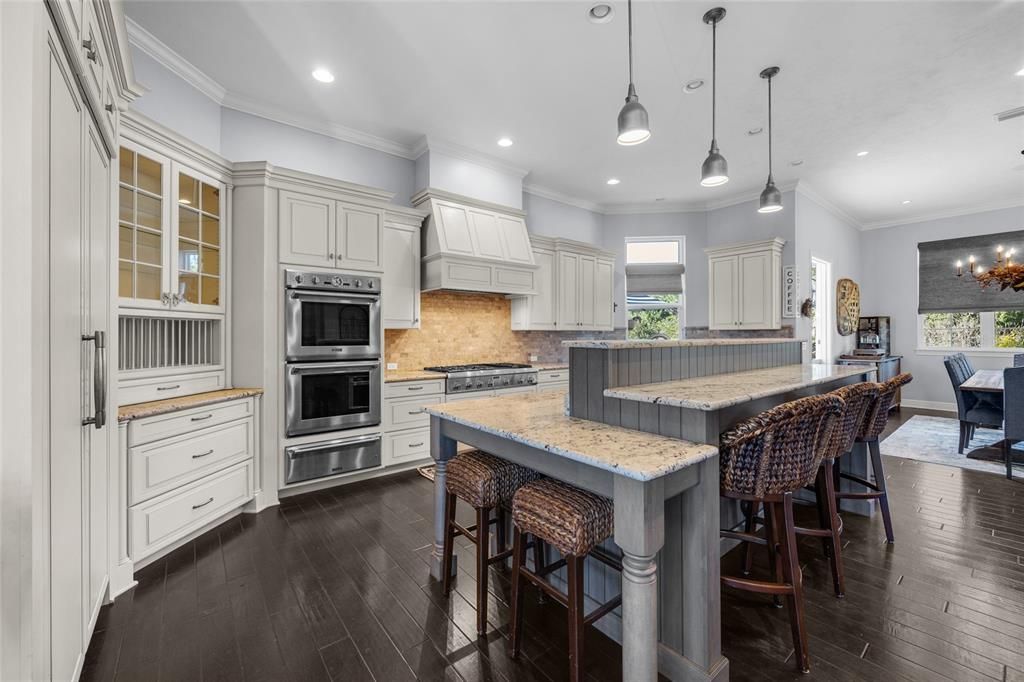 Active With Contract: $3,850,000 (5 beds, 5 baths, 6930 Square Feet)