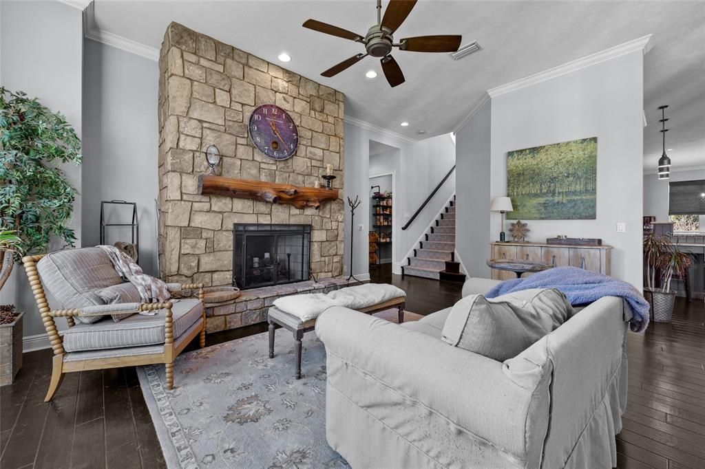 Active With Contract: $3,850,000 (5 beds, 5 baths, 6930 Square Feet)