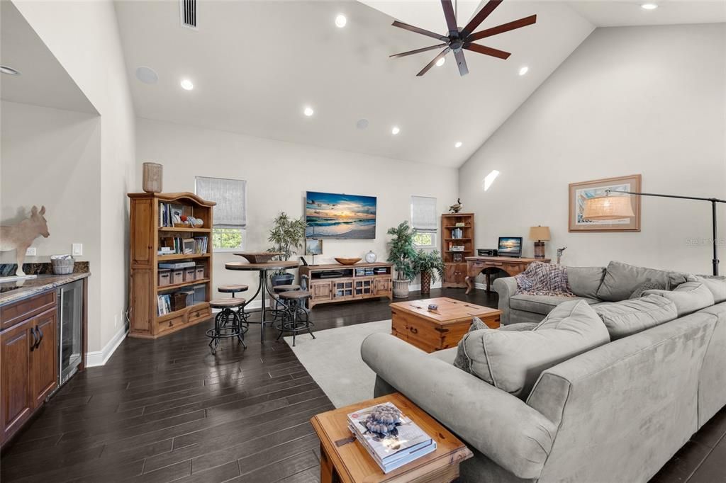 Active With Contract: $3,850,000 (5 beds, 5 baths, 6930 Square Feet)