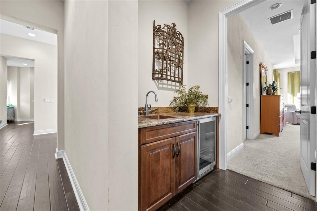 Active With Contract: $3,850,000 (5 beds, 5 baths, 6930 Square Feet)