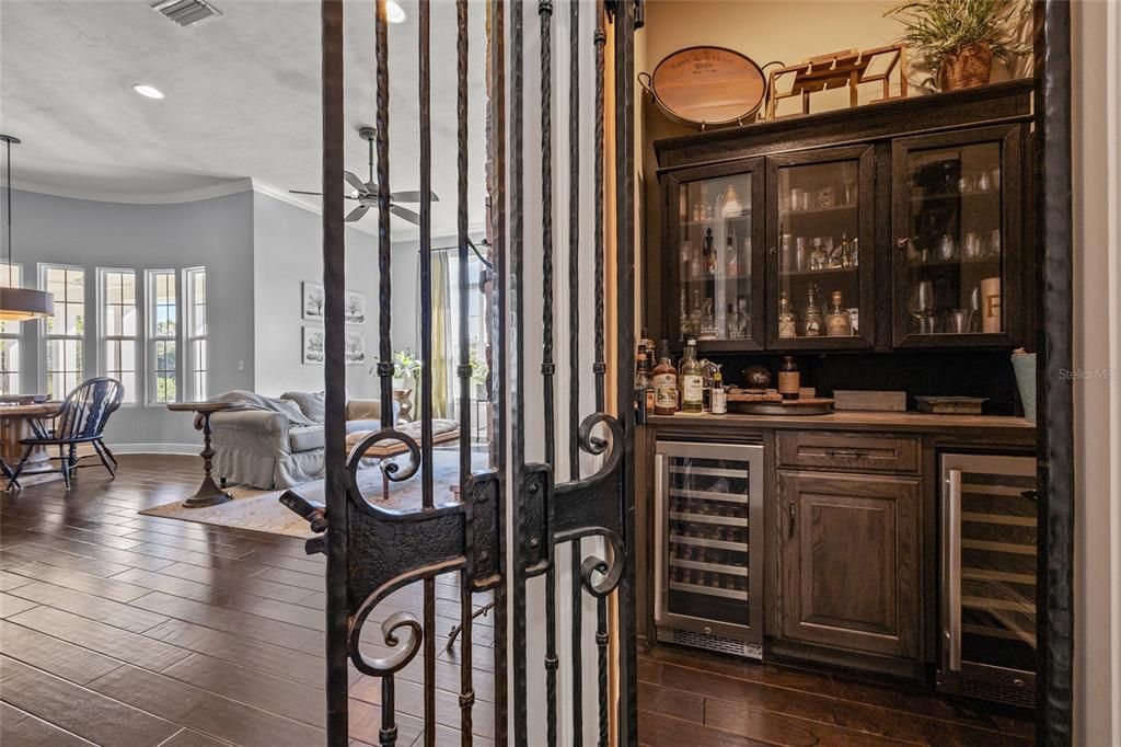 Active With Contract: $3,850,000 (5 beds, 5 baths, 6930 Square Feet)