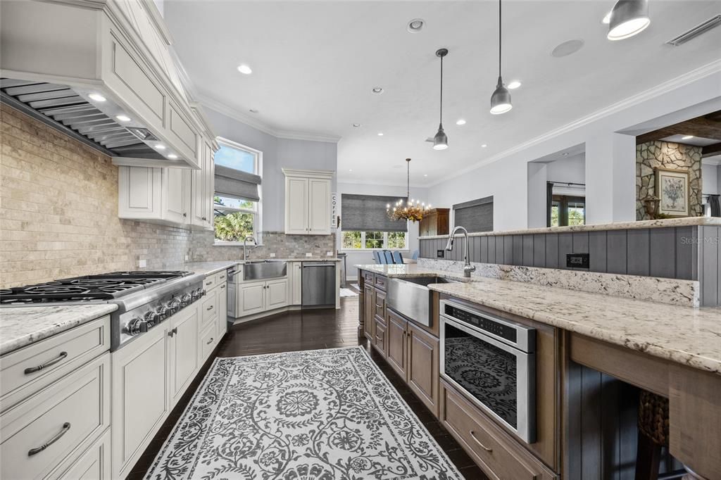 Active With Contract: $3,850,000 (5 beds, 5 baths, 6930 Square Feet)
