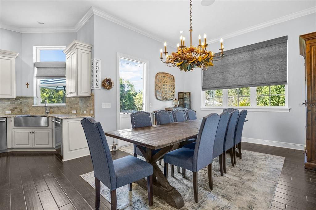 Active With Contract: $3,850,000 (5 beds, 5 baths, 6930 Square Feet)