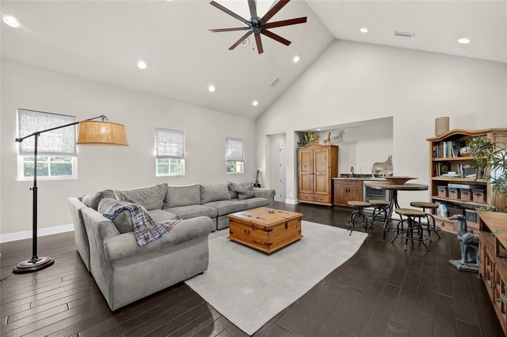 Active With Contract: $3,850,000 (5 beds, 5 baths, 6930 Square Feet)