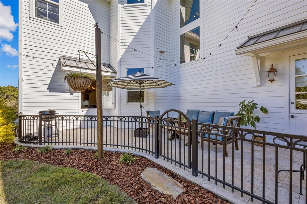 Active With Contract: $3,850,000 (5 beds, 5 baths, 6930 Square Feet)