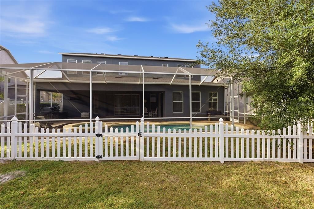 На продажу: $825,000 (6 спален, 4 ванн, 4346 Квадратных фут)