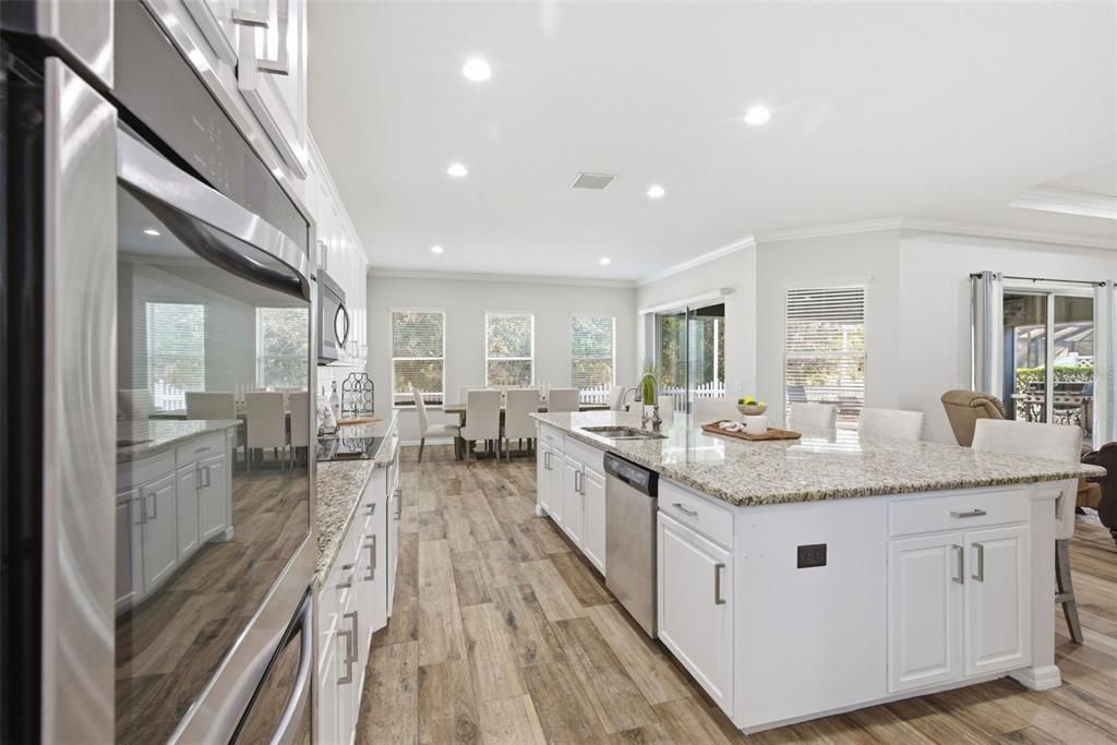 На продажу: $825,000 (6 спален, 4 ванн, 4346 Квадратных фут)