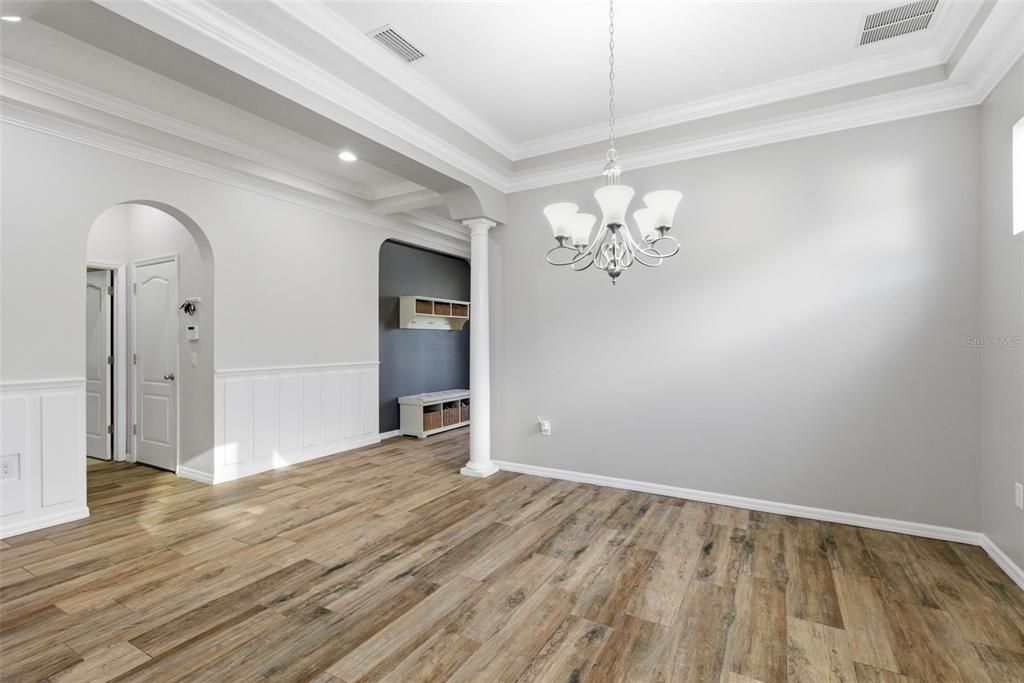 На продажу: $825,000 (6 спален, 4 ванн, 4346 Квадратных фут)