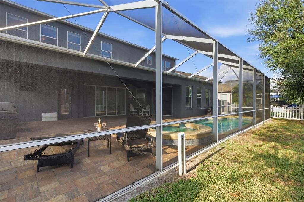 На продажу: $825,000 (6 спален, 4 ванн, 4346 Квадратных фут)