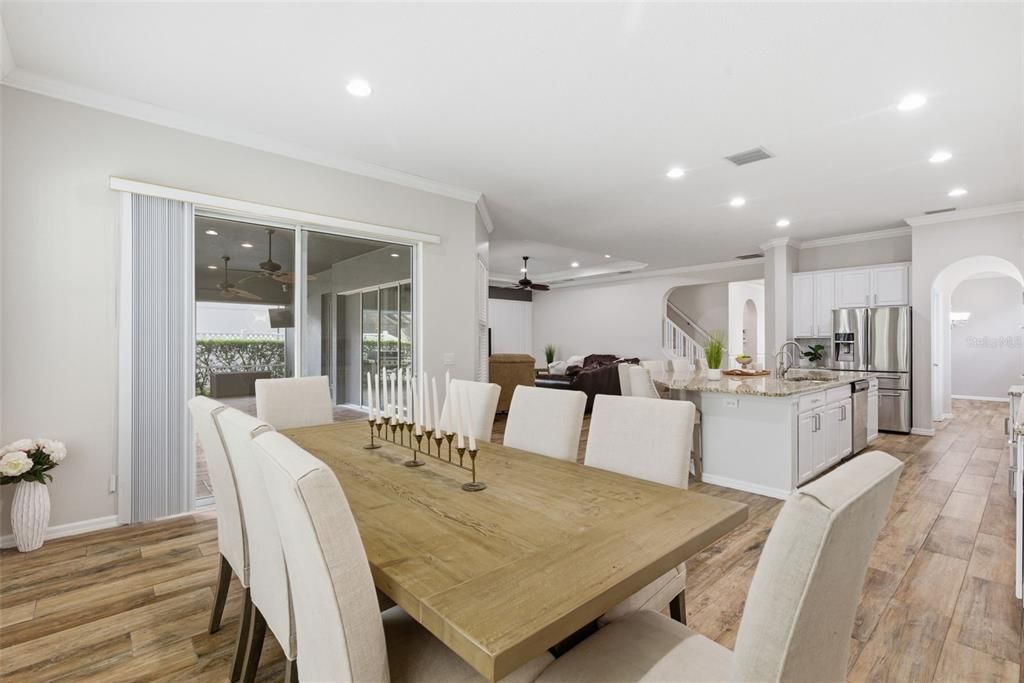 На продажу: $825,000 (6 спален, 4 ванн, 4346 Квадратных фут)