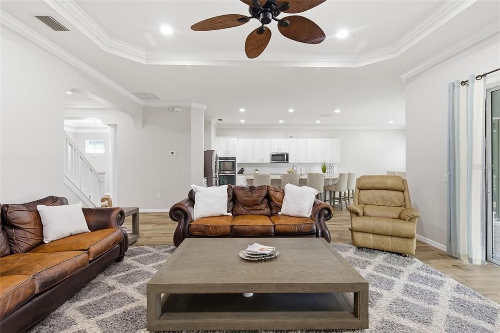 На продажу: $825,000 (6 спален, 4 ванн, 4346 Квадратных фут)