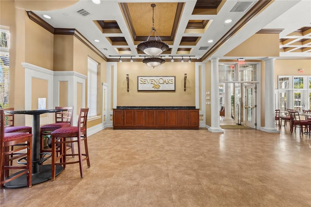 На продажу: $825,000 (6 спален, 4 ванн, 4346 Квадратных фут)