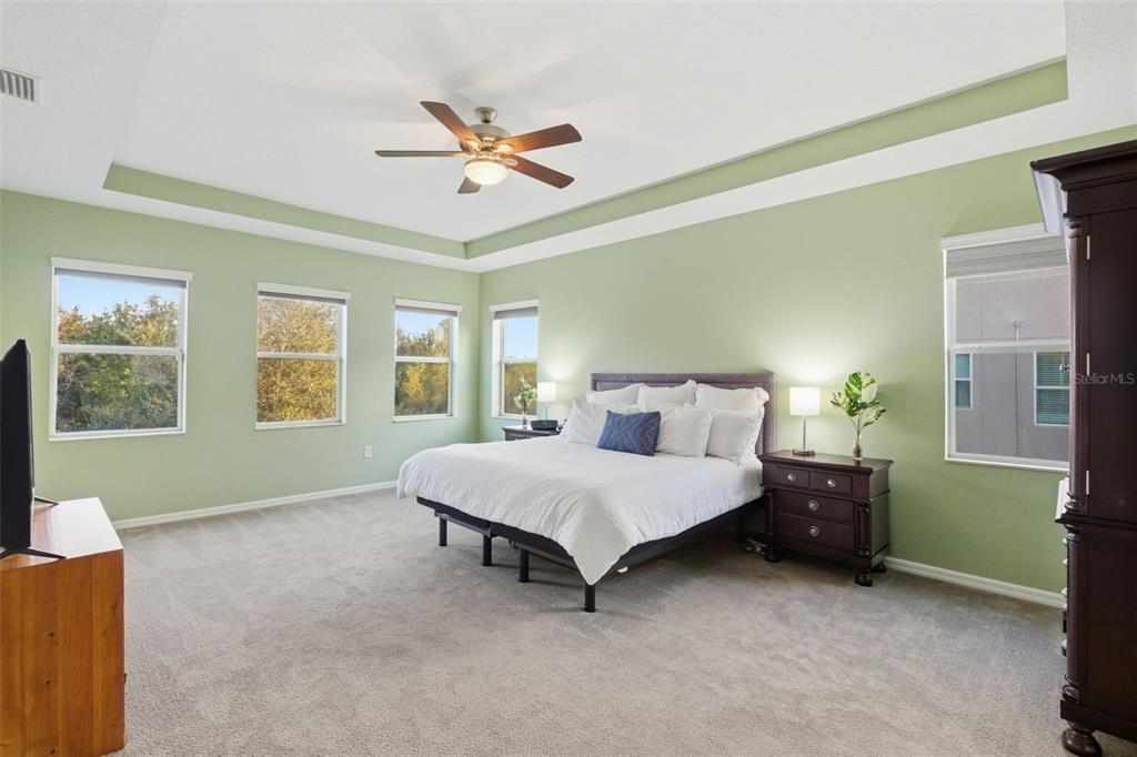 На продажу: $825,000 (6 спален, 4 ванн, 4346 Квадратных фут)