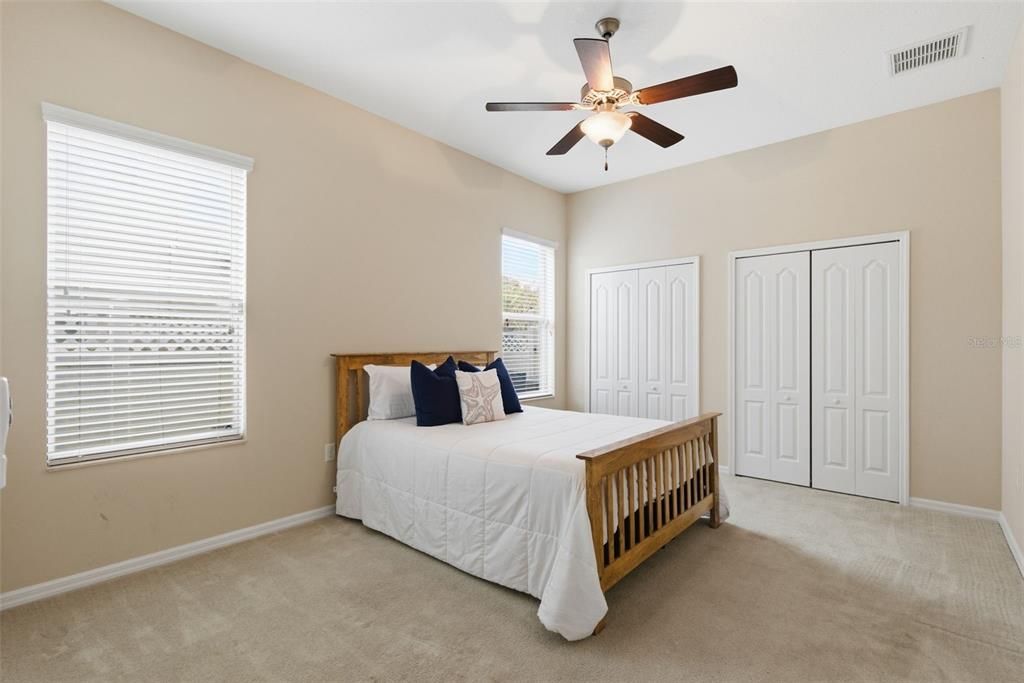 На продажу: $825,000 (6 спален, 4 ванн, 4346 Квадратных фут)