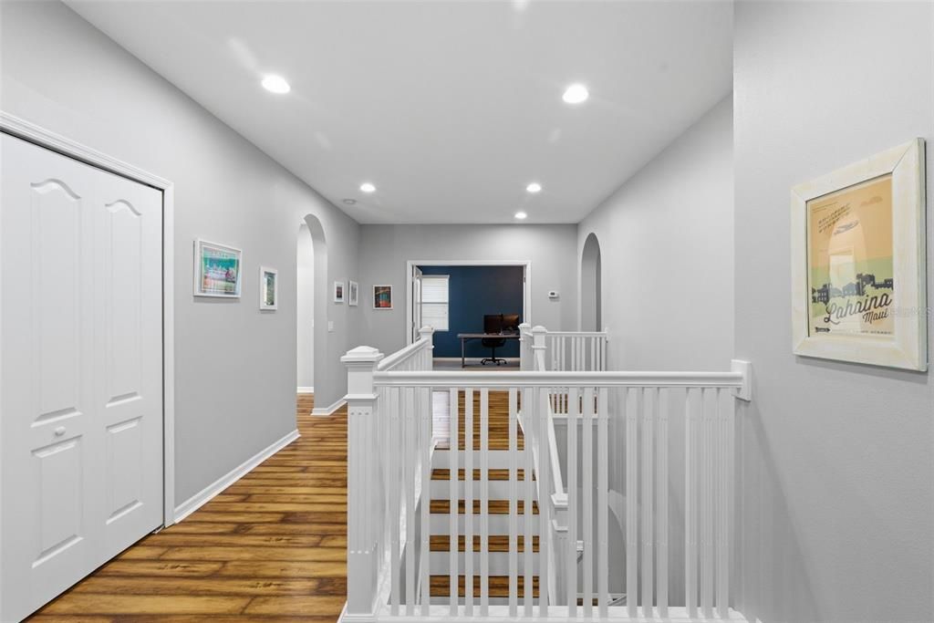 На продажу: $825,000 (6 спален, 4 ванн, 4346 Квадратных фут)