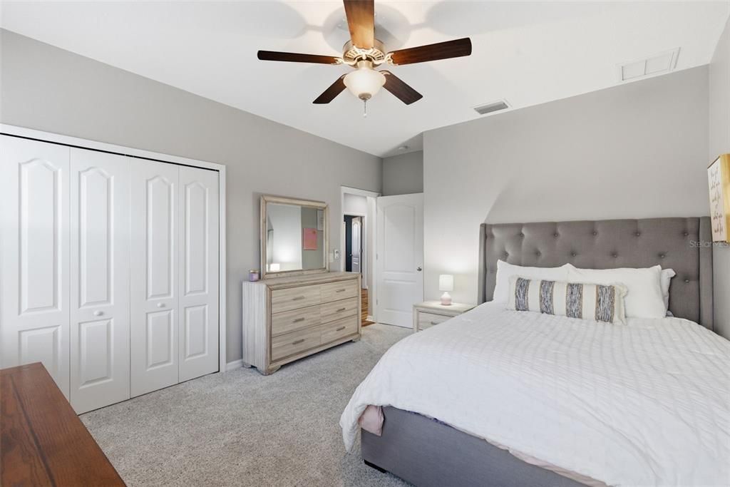 На продажу: $825,000 (6 спален, 4 ванн, 4346 Квадратных фут)