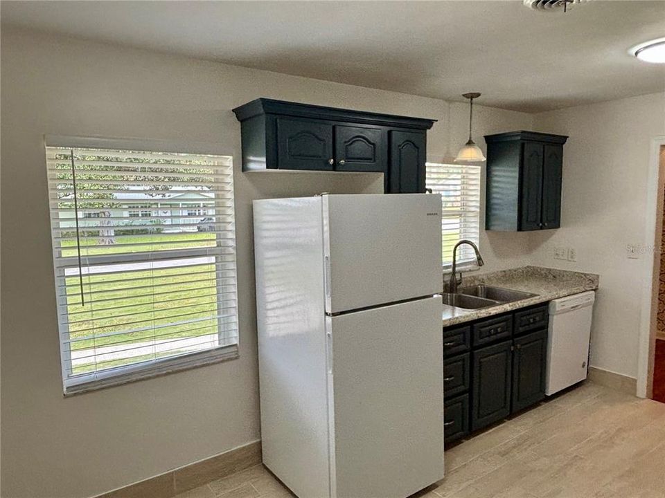 For Sale: $229,900 (3 beds, 2 baths, 1200 Square Feet)