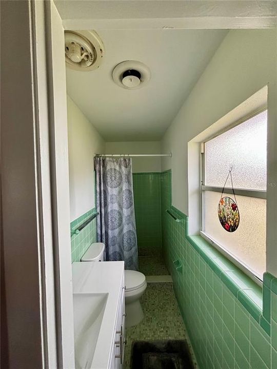 For Sale: $229,900 (3 beds, 2 baths, 1200 Square Feet)